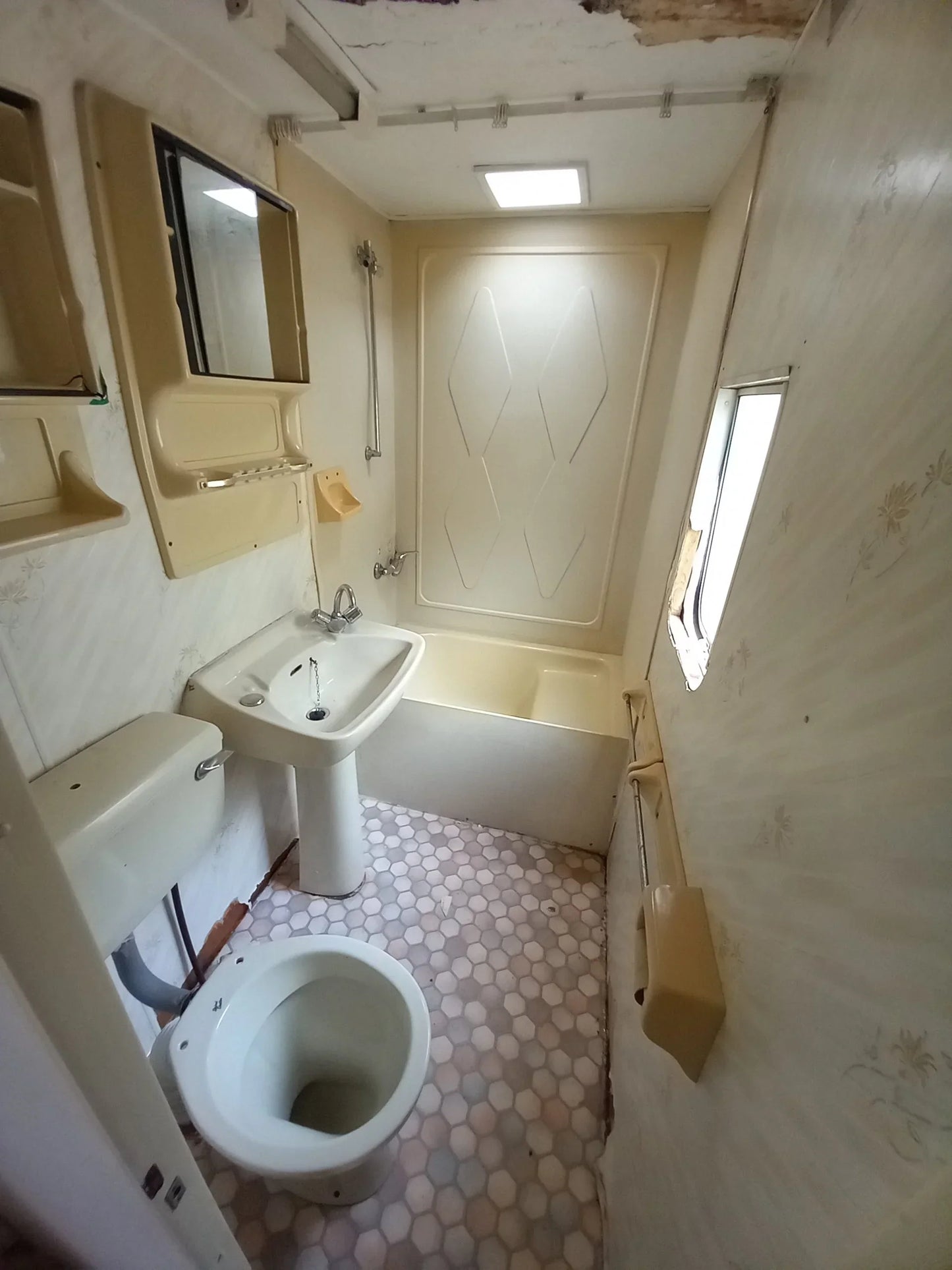 CASA MÓVEIS LKP DE 8.5X3 METROS T2