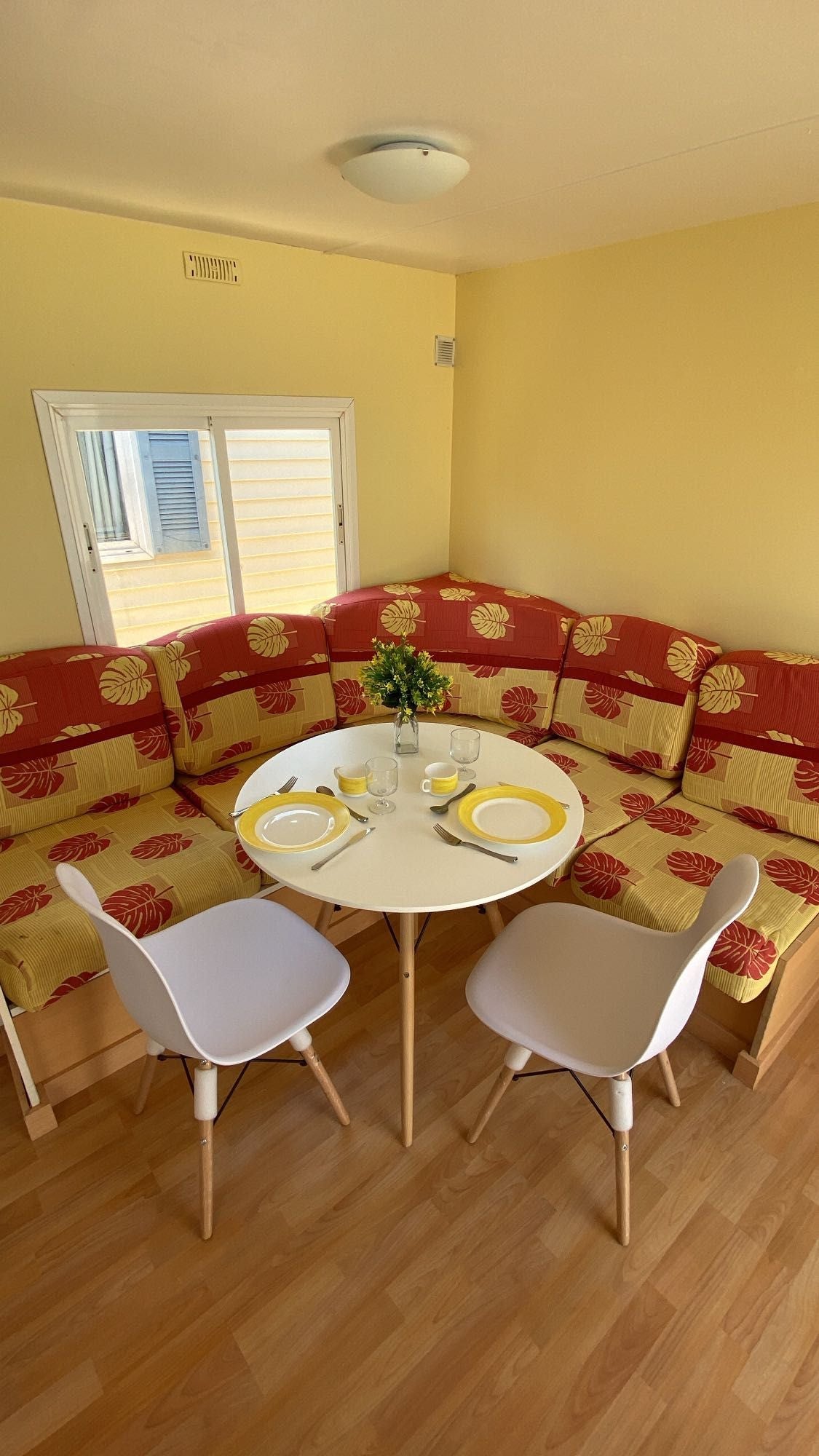 CASA MÓVEL DE MADEIRA DE 8X4 METROS( 32 m²). T2