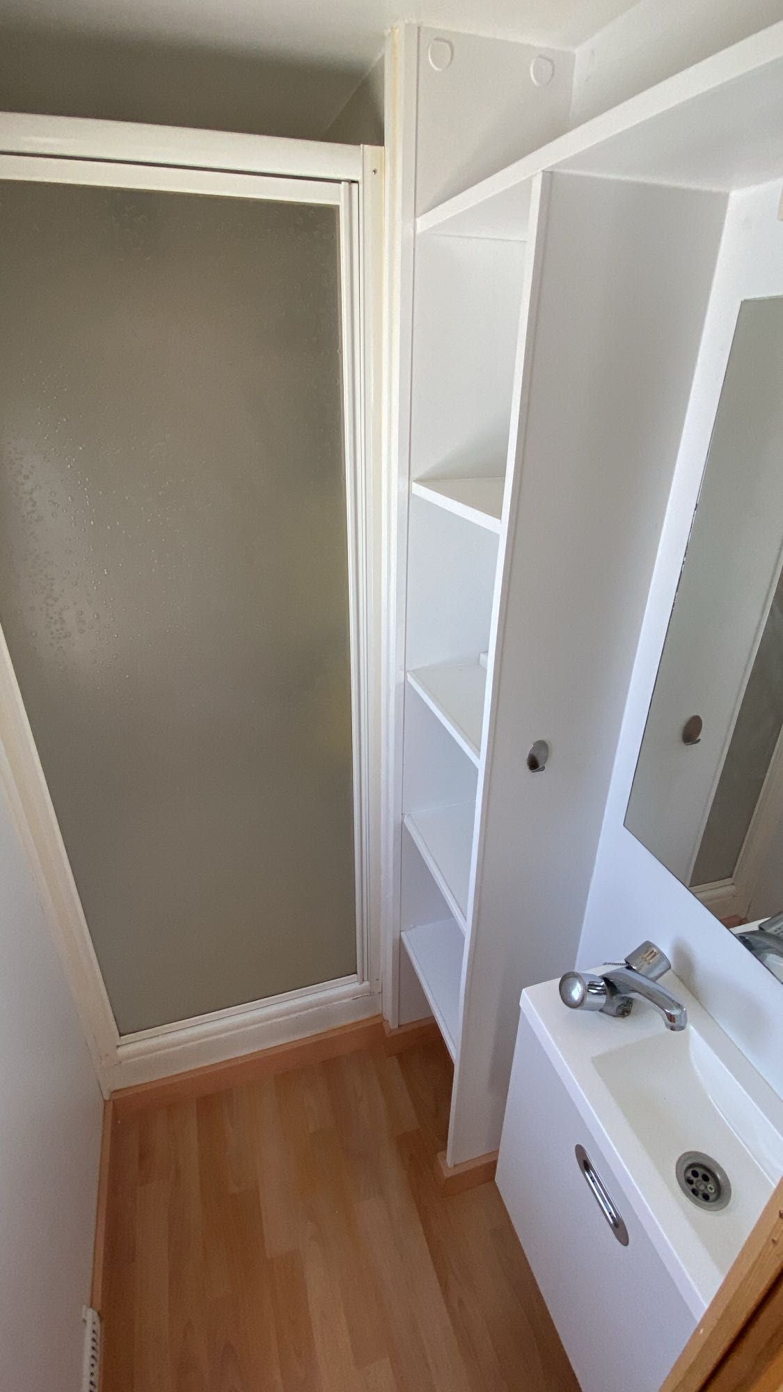 CASA MÓVEL DE MADEIRA DE 8X4 METROS( 32 m²). T2