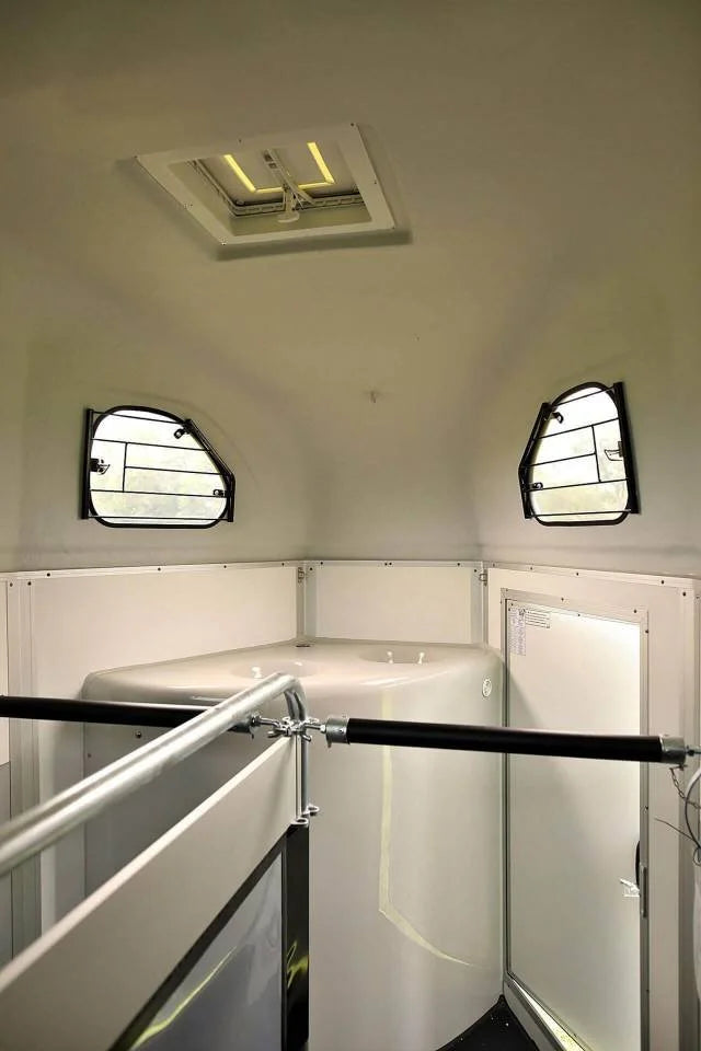 NUEVO remolque para caballos – FREEDOM – GOLD FIRST ALULINE – 2 PL