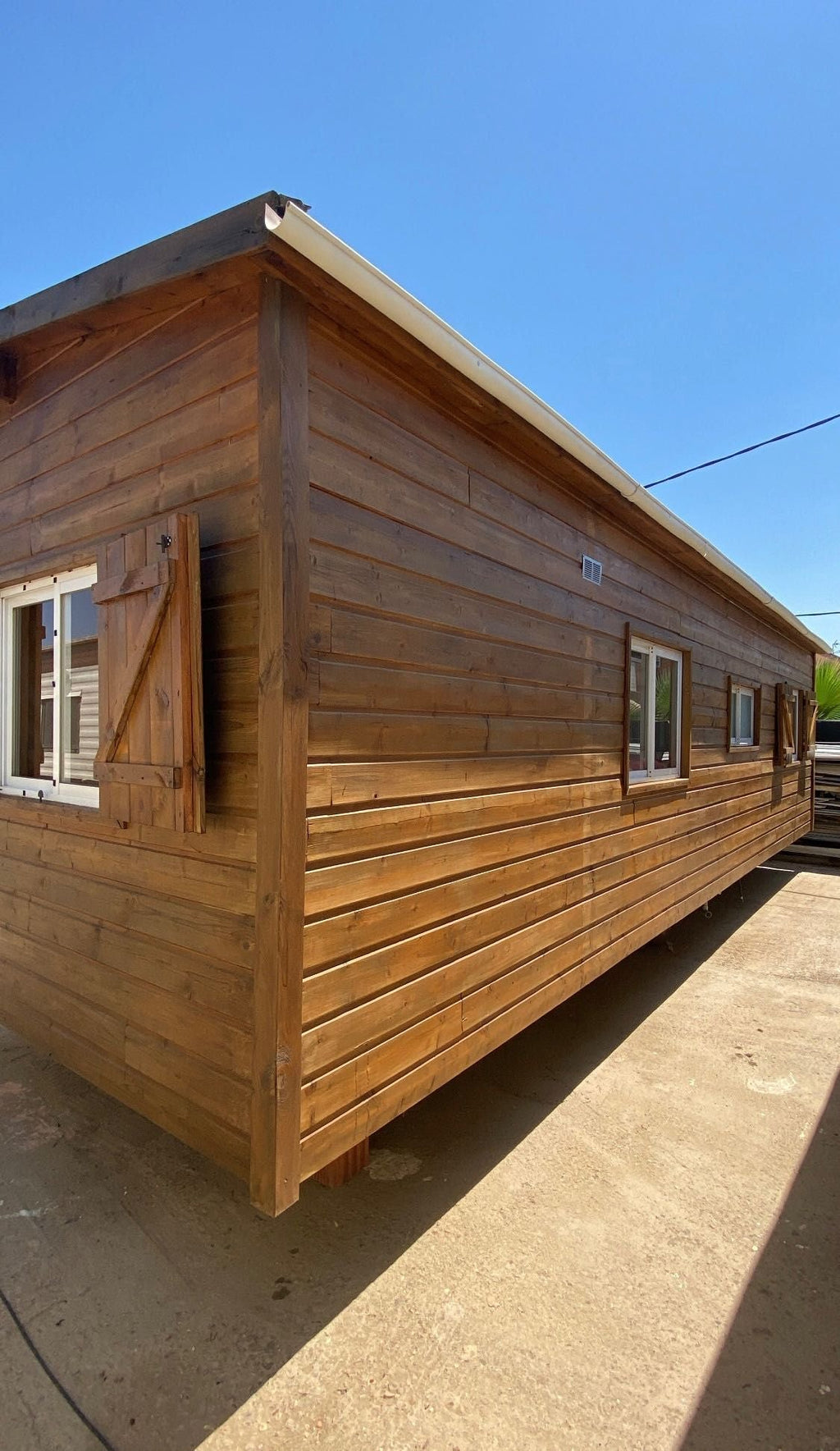 CASA MÓVEL DE MADEIRA DE 8X4 METROS( 32 m²). T2